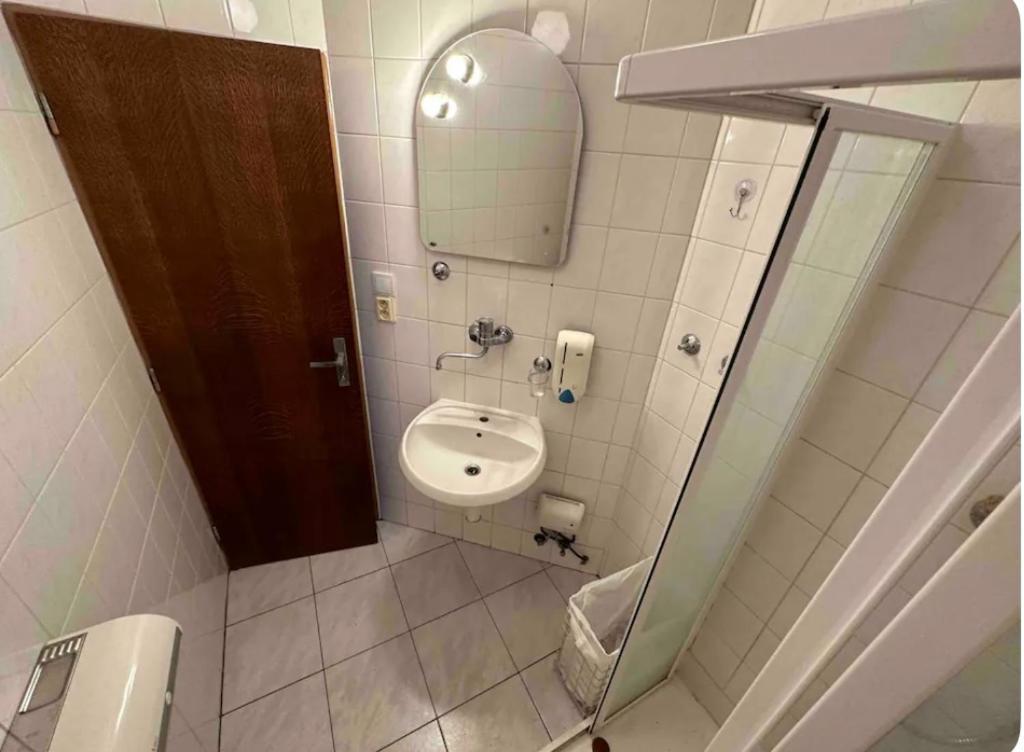 Private Apartment Near The Centre Bratislava Bagian luar foto