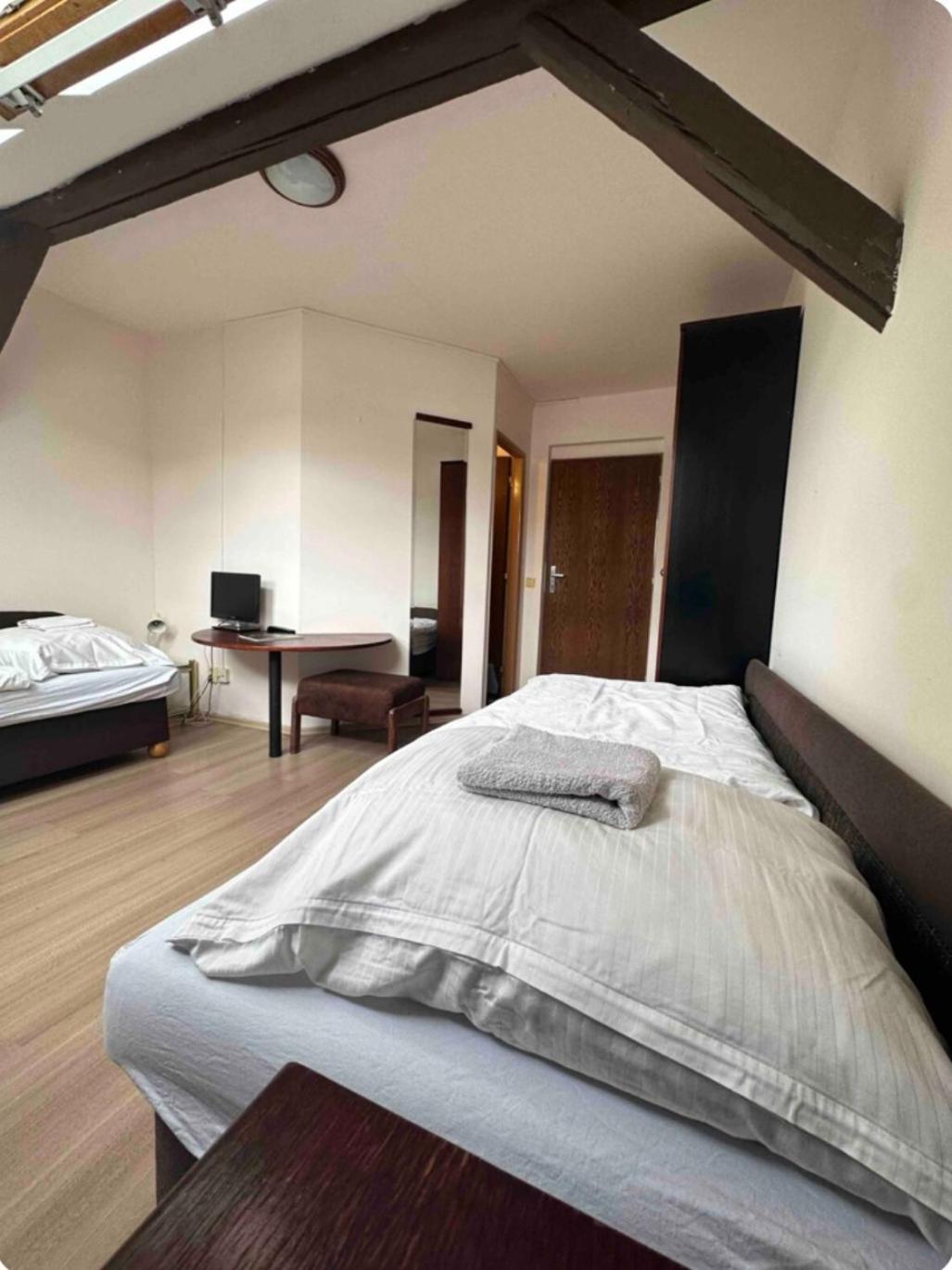 Private Apartment Near The Centre Bratislava Bagian luar foto